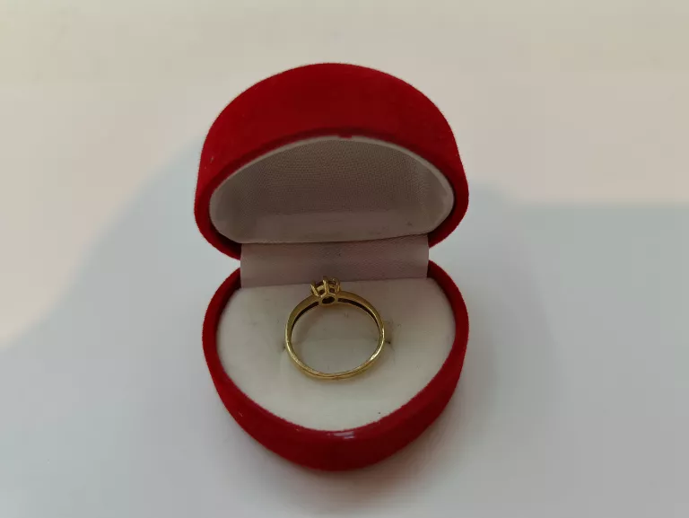 UŻYWANY ZŁOTY PIERSCIONEK PR. 585 1.53G R9