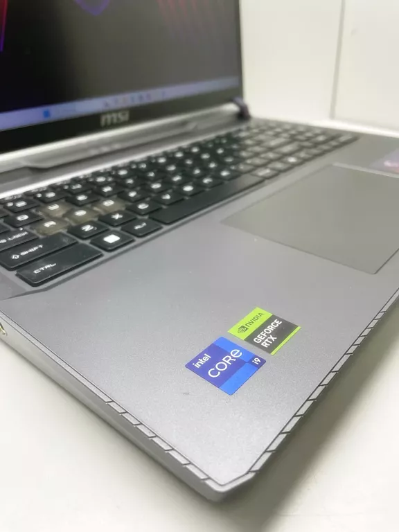 LAPTOP MSI VECTOR 16 HX A14V RTX4080 32GB RAM I5 11TH