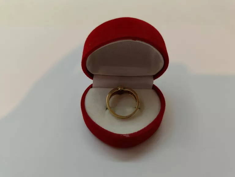 UŻYWANY ZŁOTY PIERŚCIONEK PR. 585 3,33G R9