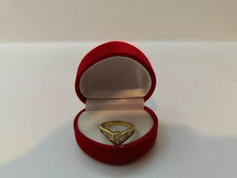 UŻYWANY ZŁOTY PIERŚCIONEK PR. 585 3,33G R9