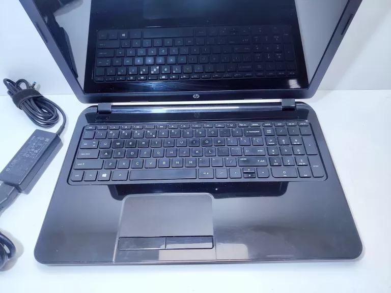 LAPTOP HP 15 AMD E1-2100/4GB/80GB SSD/RADEON HD8210