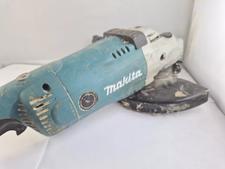 SZLIFIERKA KĄTOWA MAKITA GA9020R