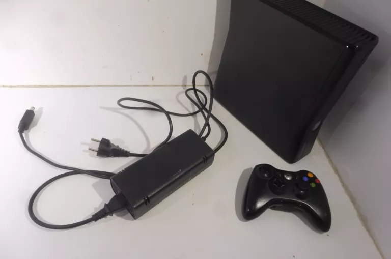 KONSOLA 1439 XBOX + PAD  217GB