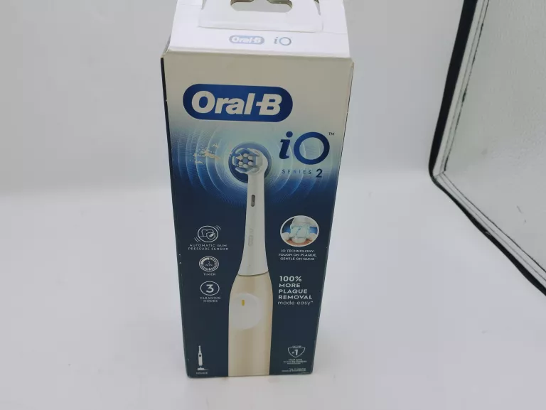 SZCZOTECZKA MAGNETYCZNA ORAL-B IO 2