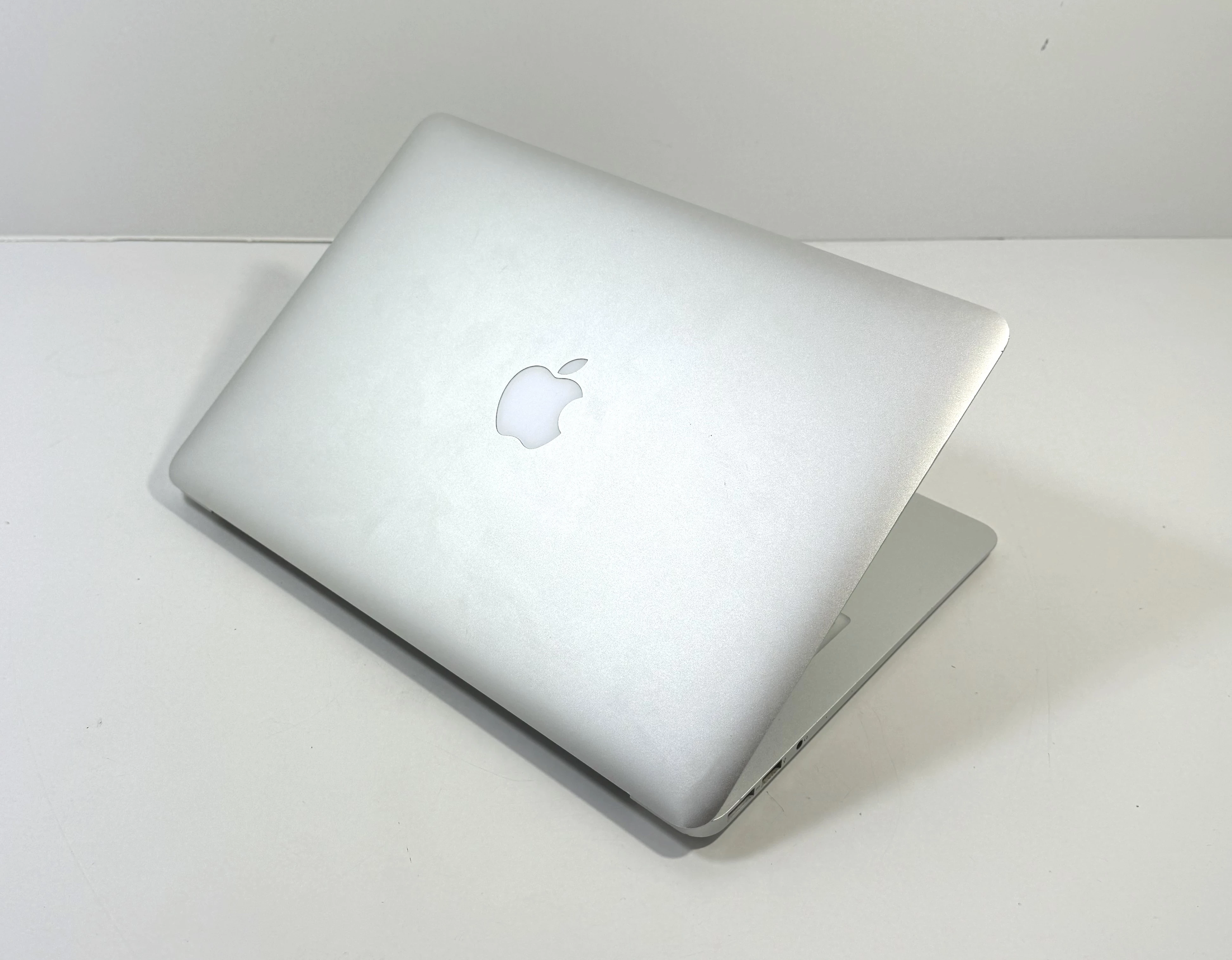 laptop-apple-macbook-air-13-i5-8128gb-2015r-133-seria-procesora-4366-20
