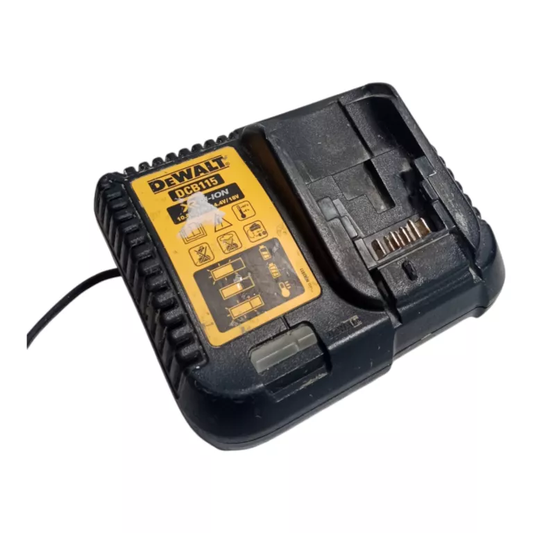 WIERTARKO-WKRĘTARKA UDAROWA DEWALT XR DCD796 18V 5AH ŁAD