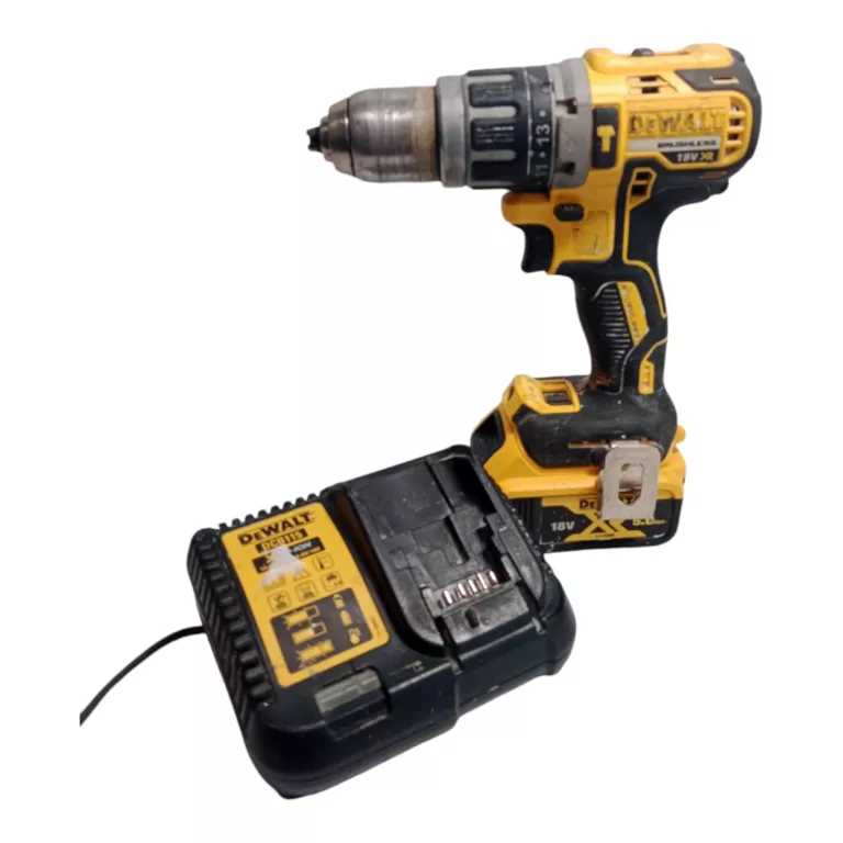 WIERTARKO-WKRĘTARKA UDAROWA DEWALT XR DCD796 18V 5AH ŁAD