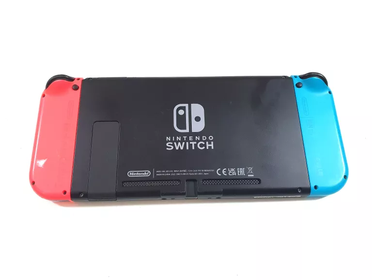 KONSOLA NINTENDO SWITCH + FC24