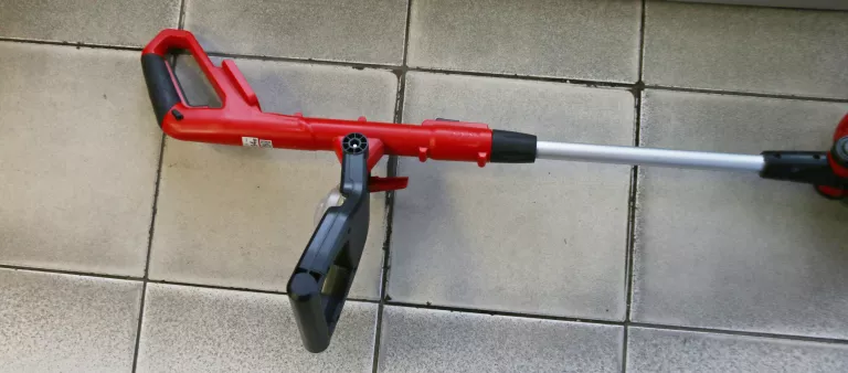 PODKASZARKA AKUMULATOROWA 20 VOLT 2 AH LION 25CM