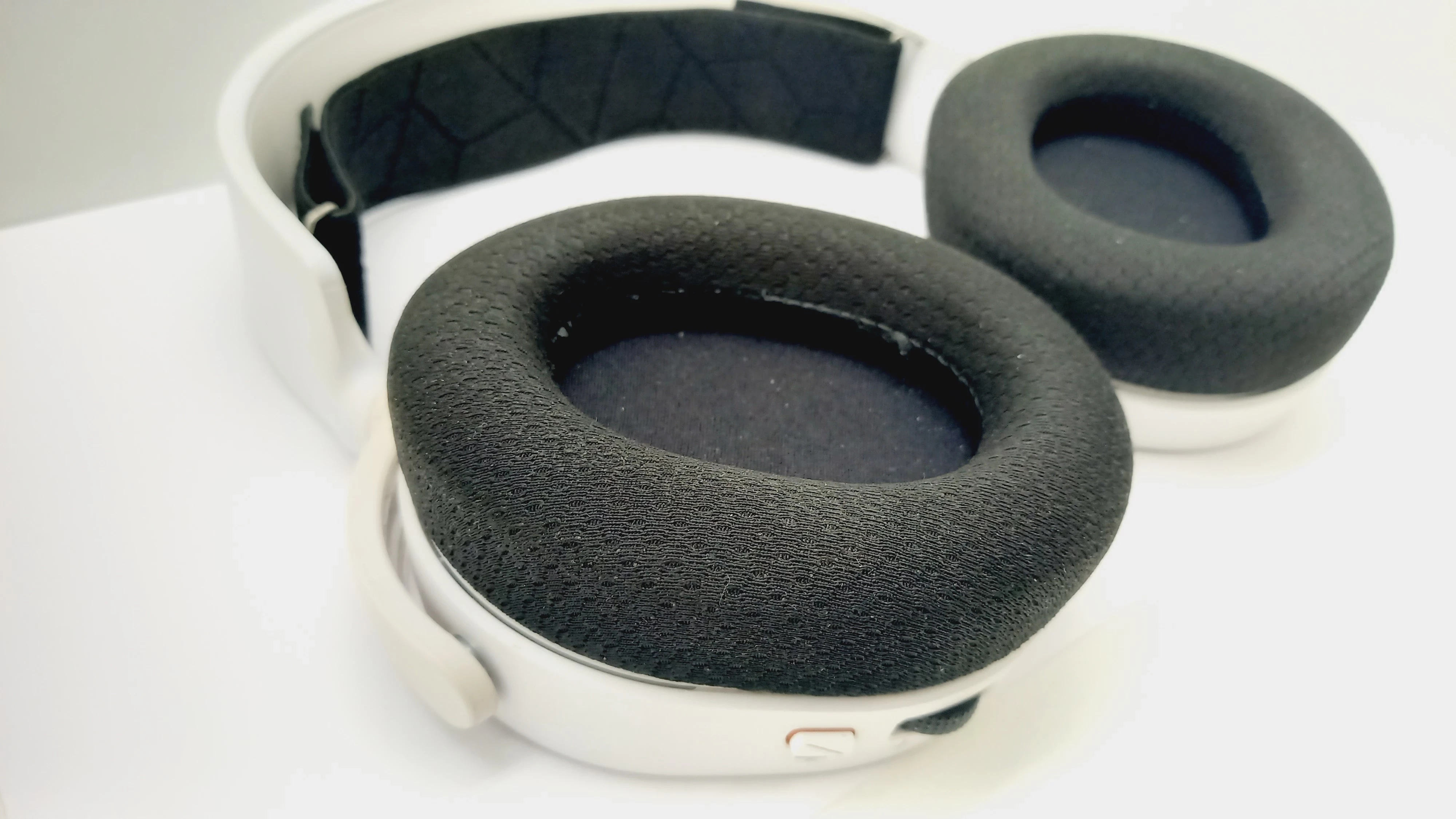 sluchawki-komputerowe-steelseries-arctis-3-biale-rodzaj-sluchawek-203681-217745