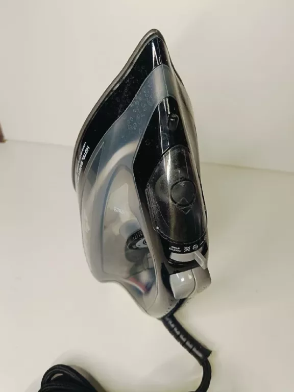 zelazko-parowe-emberton-hertford-1600w-black-stan-11323-2