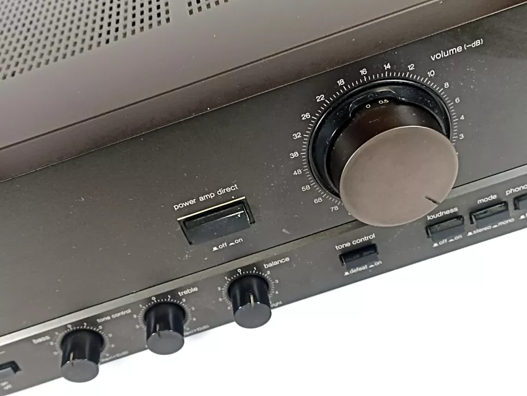 WZMACNIACZ TECHNICS SU-V560