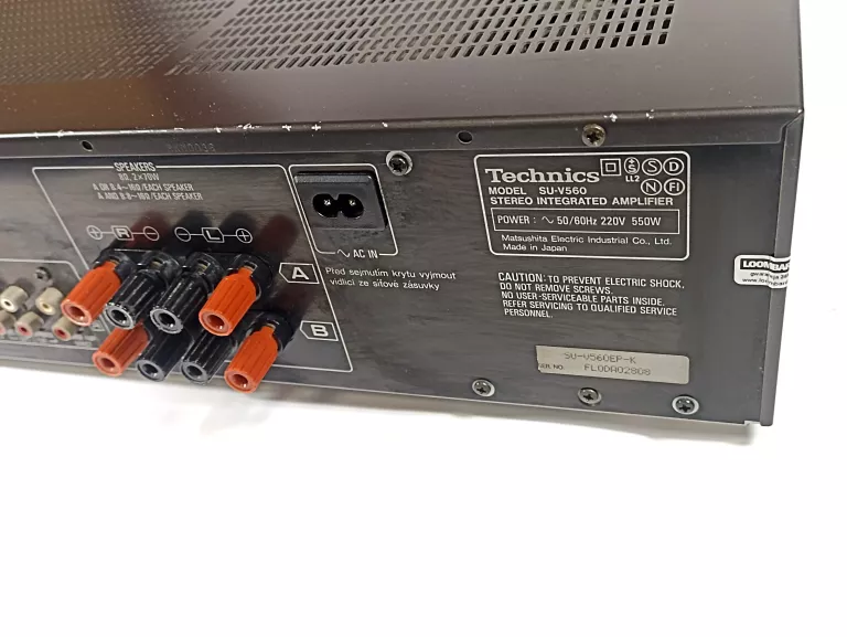 WZMACNIACZ TECHNICS SU-V560