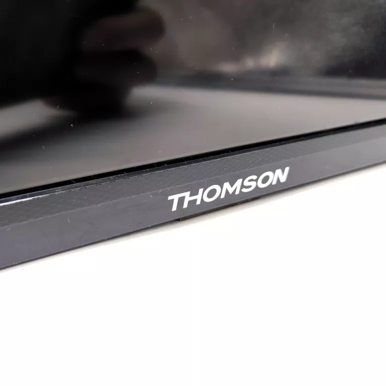 TELEWIZOR THOMSON 32HD3301 + PILOT