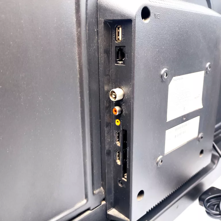 TELEWIZOR THOMSON 32HD3301 + PILOT