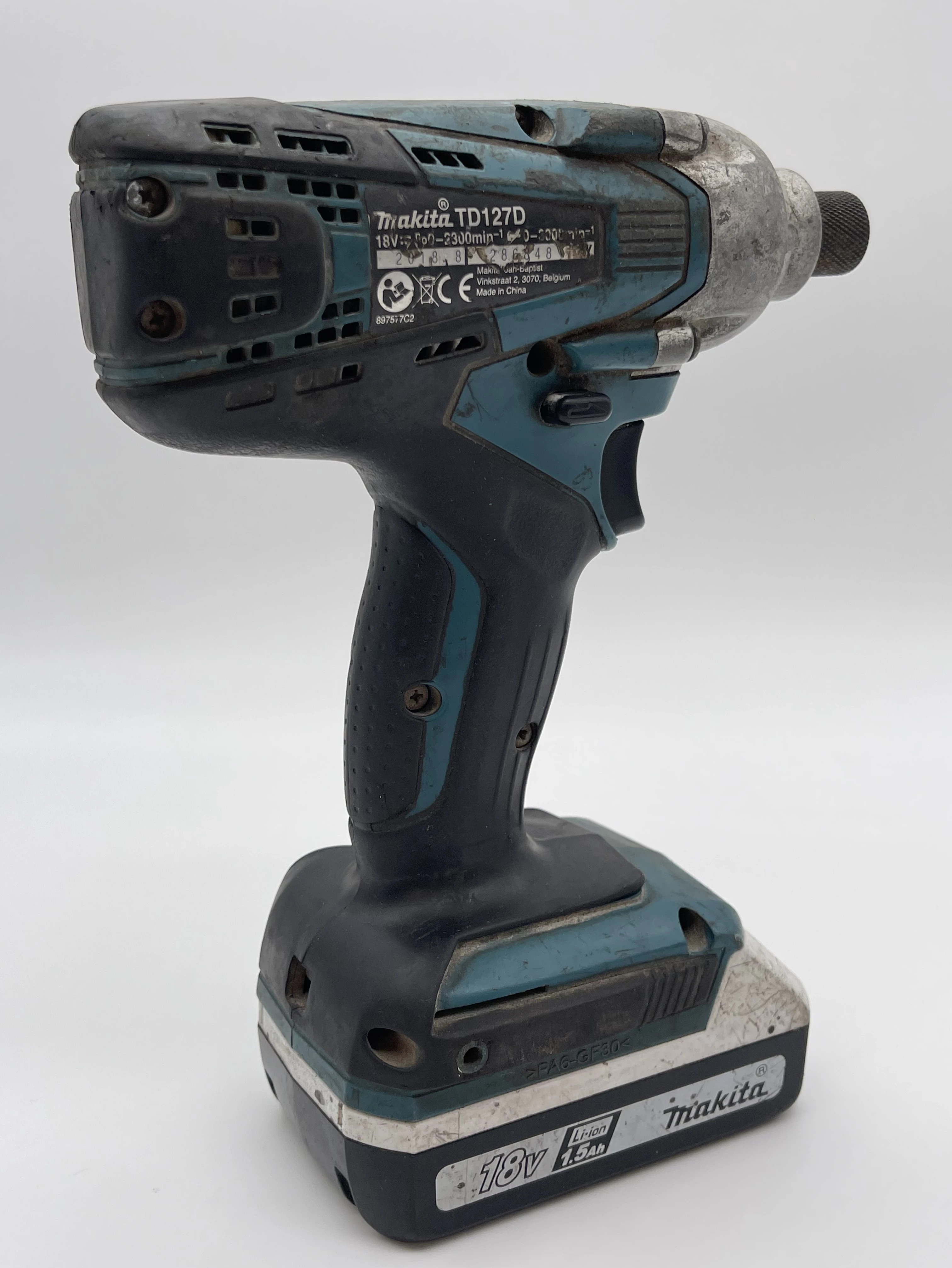 zakretarka-udarowa-makita-td127d-18v-z-bateria-stan-11323-2