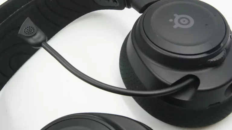 SŁUCHAWKI GAMINGOWE STEELSERIES ARCTIS NOVA 7 IGŁA BEZPRZEWODOWE