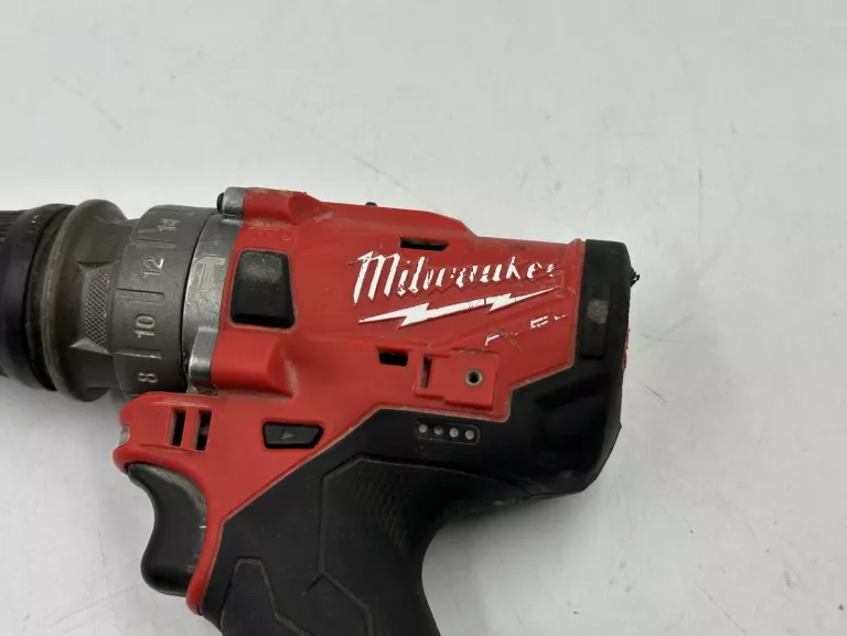 wkretarka-milwaukee-m12-fpdx-2x-bateria-ladowarka-ean-gtin-4058546220808