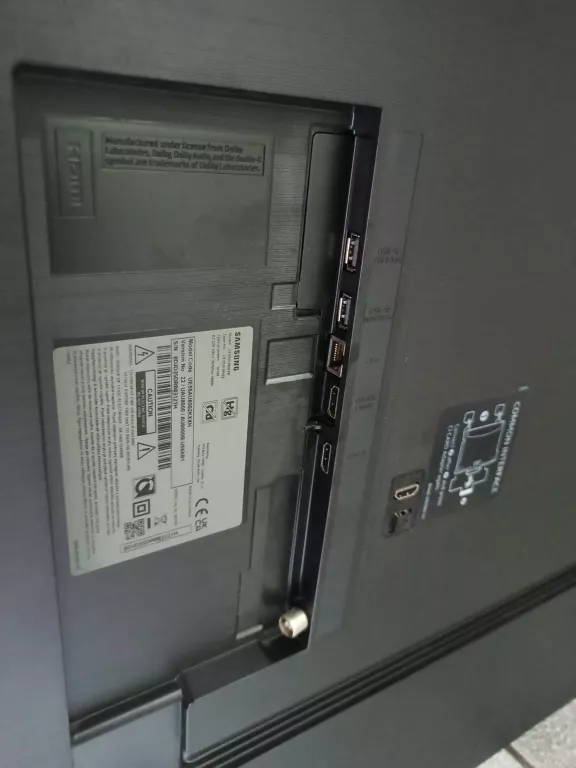 TV SAMSUNG UE55AU8002KXXH + PILOT + KABEL