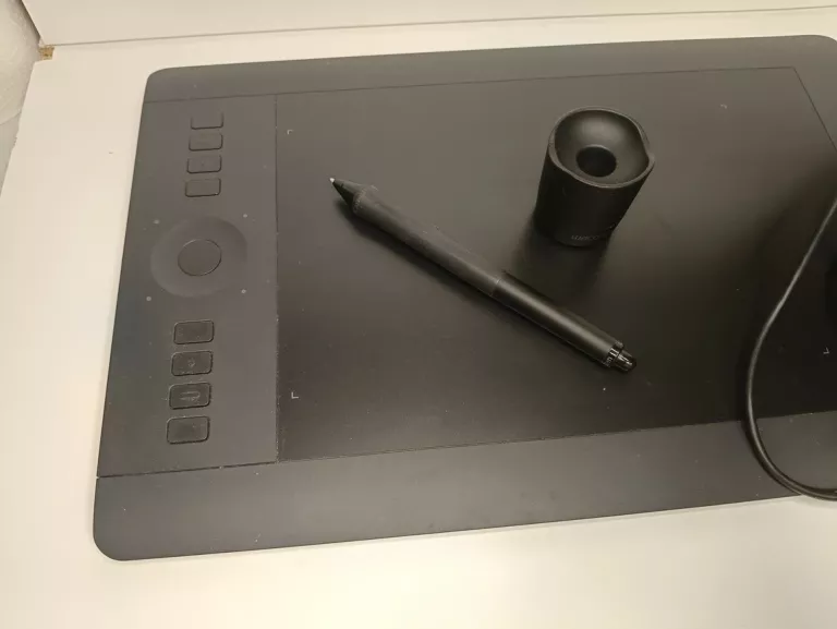 TABLET GRAFICZNY WACOM INTUOS PRO M PTH-651 + RYSIK I STOJAK