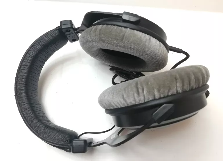 SŁUCHAWKI BEHRINGER BH 770 NAUSZNE