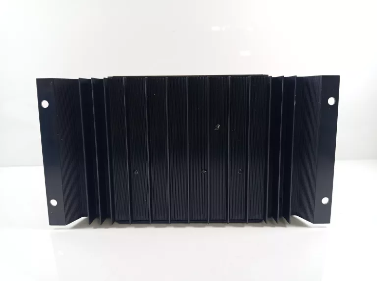 SOLARNY REGULATOR ŁADOWANIA PWM 30A KONTROLER 12V 24V 36V 48V