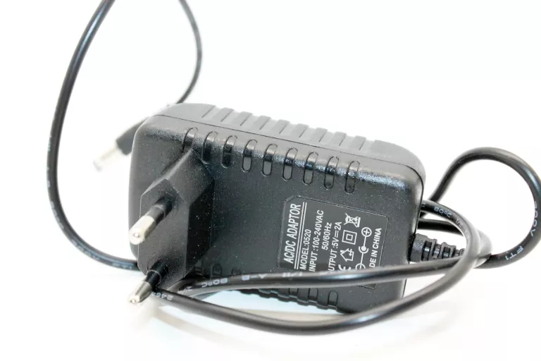 ZASILACZ UNIWERSALNY SIECIOWY ŁADOWARKA 100-240V 50/60HZ 5V-2A