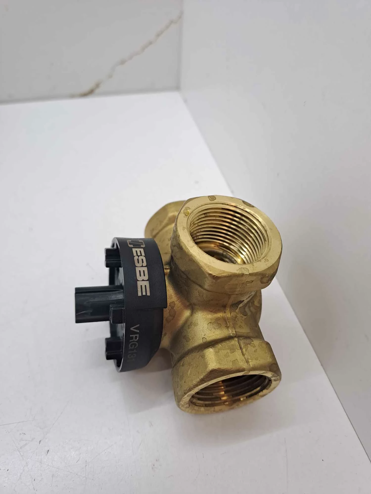 zawor-mieszajacy-obrotowy-trojdrogowy-esbe-vrg131-komplet-ean-gtin-7330193033916