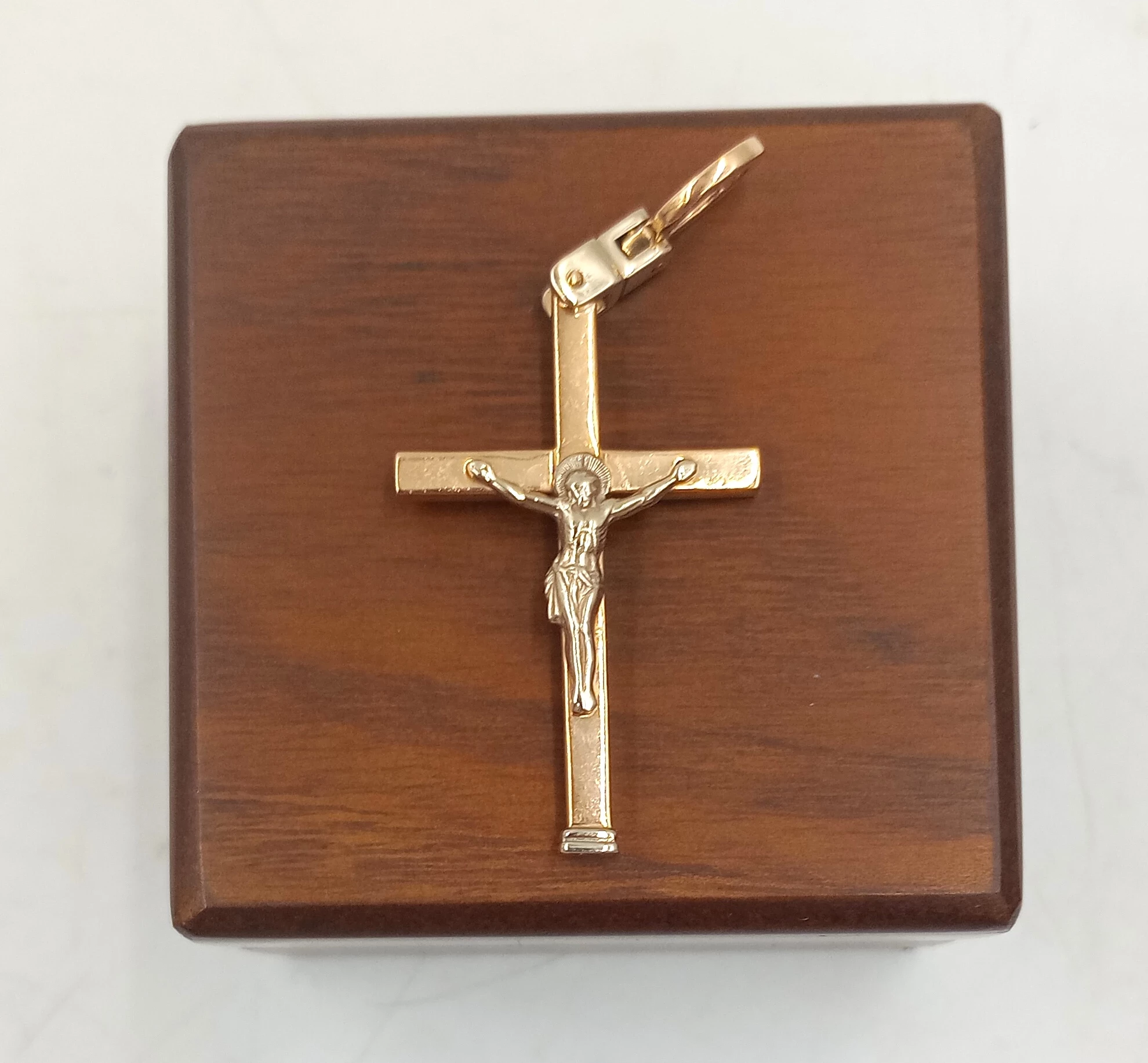 okazala-zlota-zawieszka-krzyz-585770g-i-armii-wojska-polskiego-10e-kolobrzeg