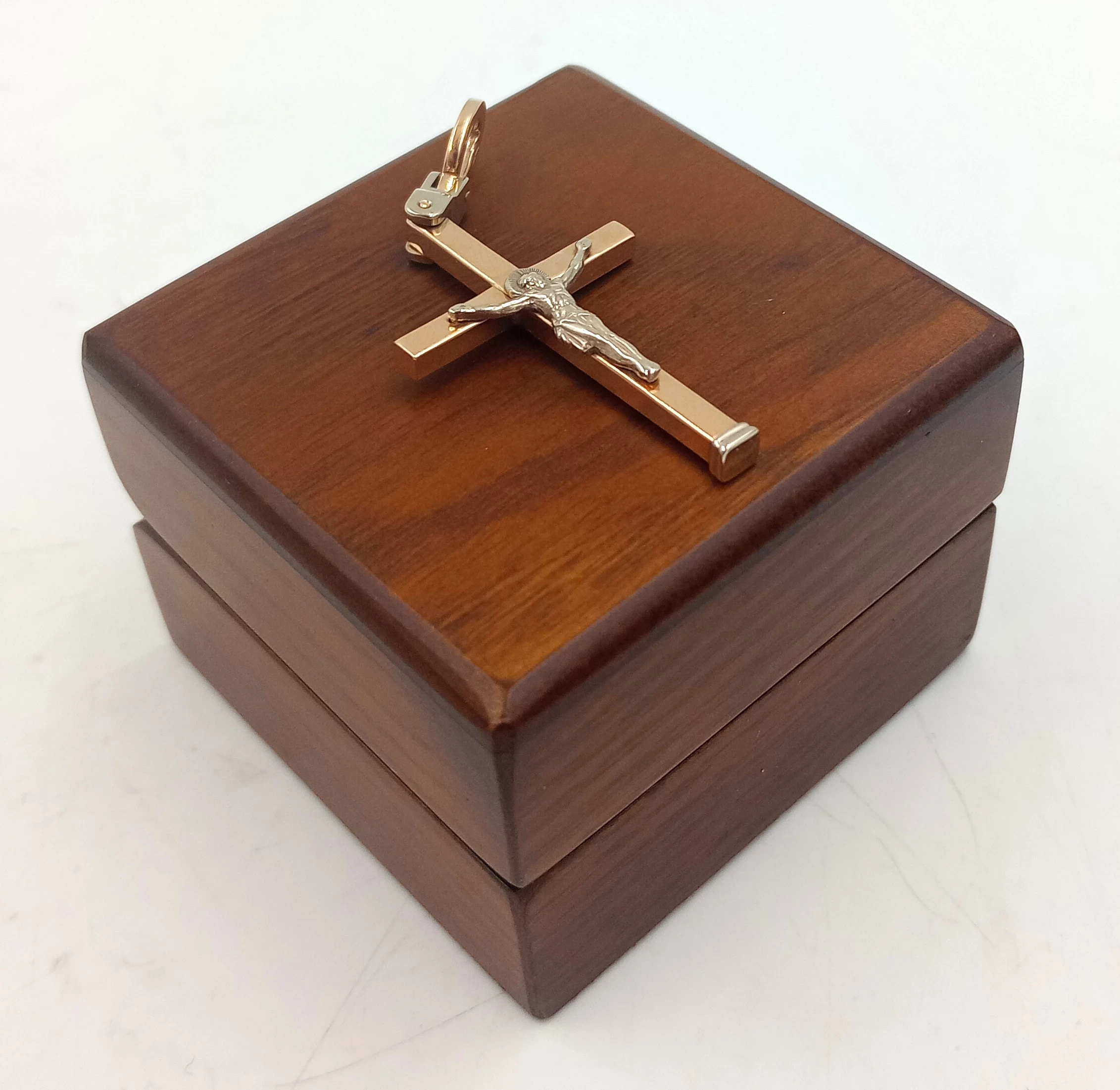 okazala-zlota-zawieszka-krzyz-585770g-stan-11323-2