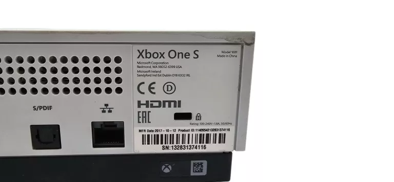KONSOLA MICROSOFT XBOX ONE S 500GB + PAD + STAR WARS BATTLEFRONT 2