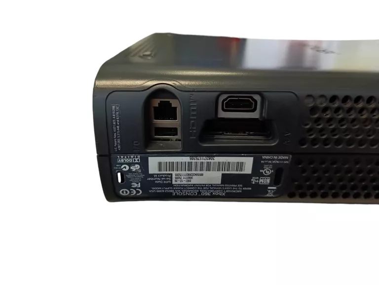 KONSOLA XBOX 360 SLIM + ZASILACZ + DWA PADY Z AKUMULATORKAMI