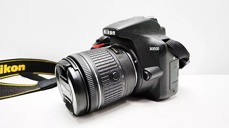 APARAT NIKON D3500
