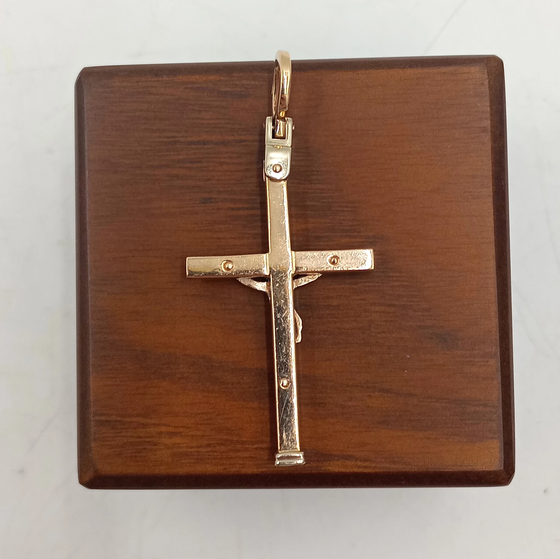 okazala-zlota-zawieszka-krzyz-585770g-rodzaj-2205-32