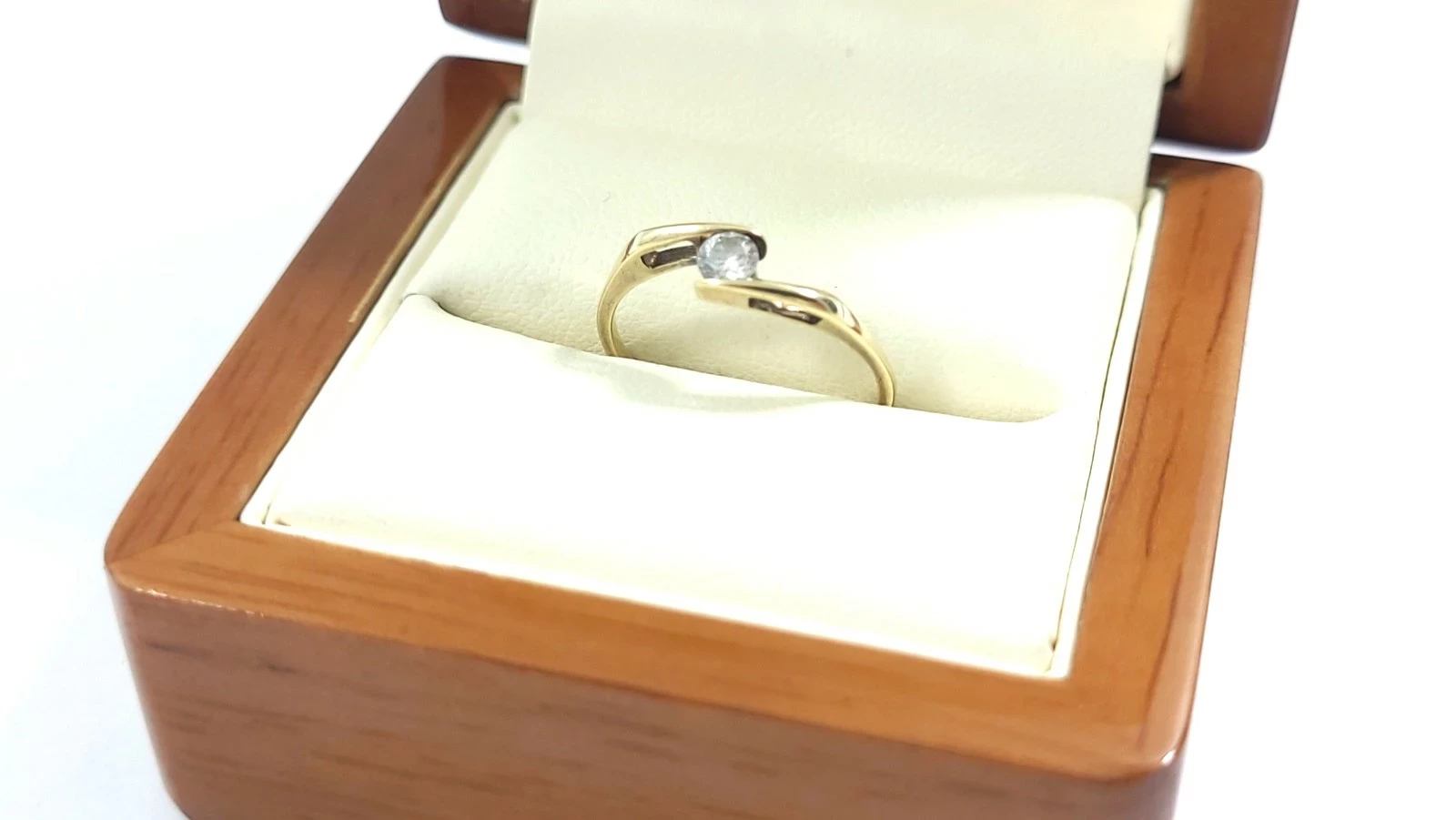 zloty-pierscionek-z-cyrkonia-p333r12105-kosciuszki-23b-malbork