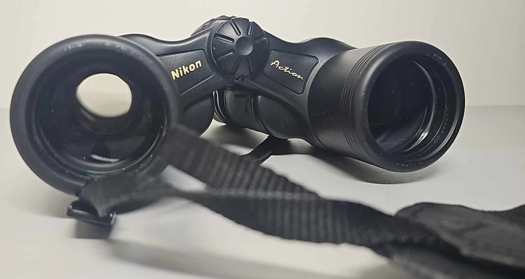 lornetka-nikon-action-840-pokrowiec-kod-producenta-baa661aa