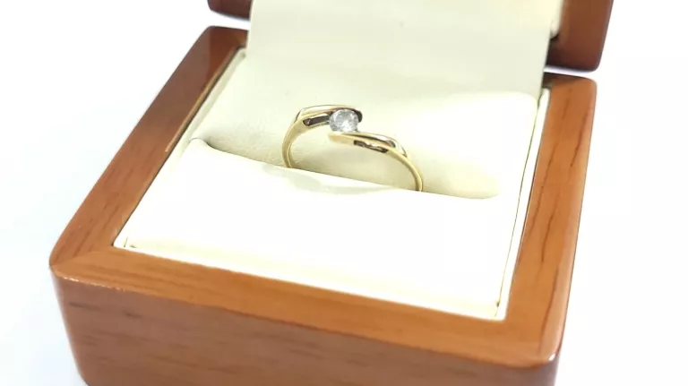 zloty-pierscionek-z-cyrkonia-p333r12105-kosciuszki-23b-malbork