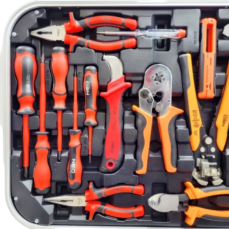 NEO TOOLS 01-310 ZESTAW NARZĘDZI WALIZKA ELEKTRYKA 108 EL.