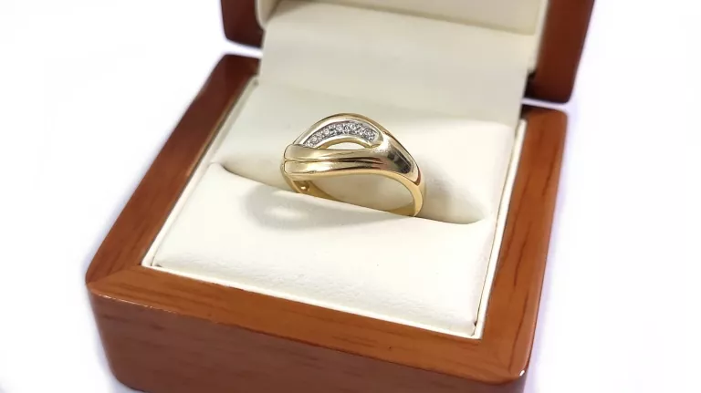 ZŁOTY PIERŚCIONEK Z CYRKONIAMI P333/R15/2.75G