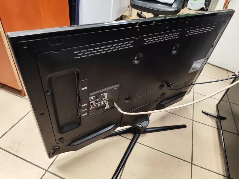 TELEWIZOR SAMSUNG UE40ES6100W