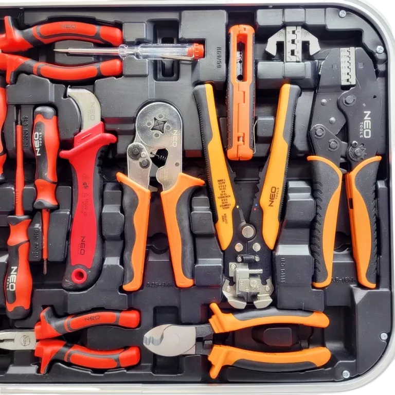 NEO TOOLS 01-310 ZESTAW NARZĘDZI WALIZKA ELEKTRYKA 108 EL.