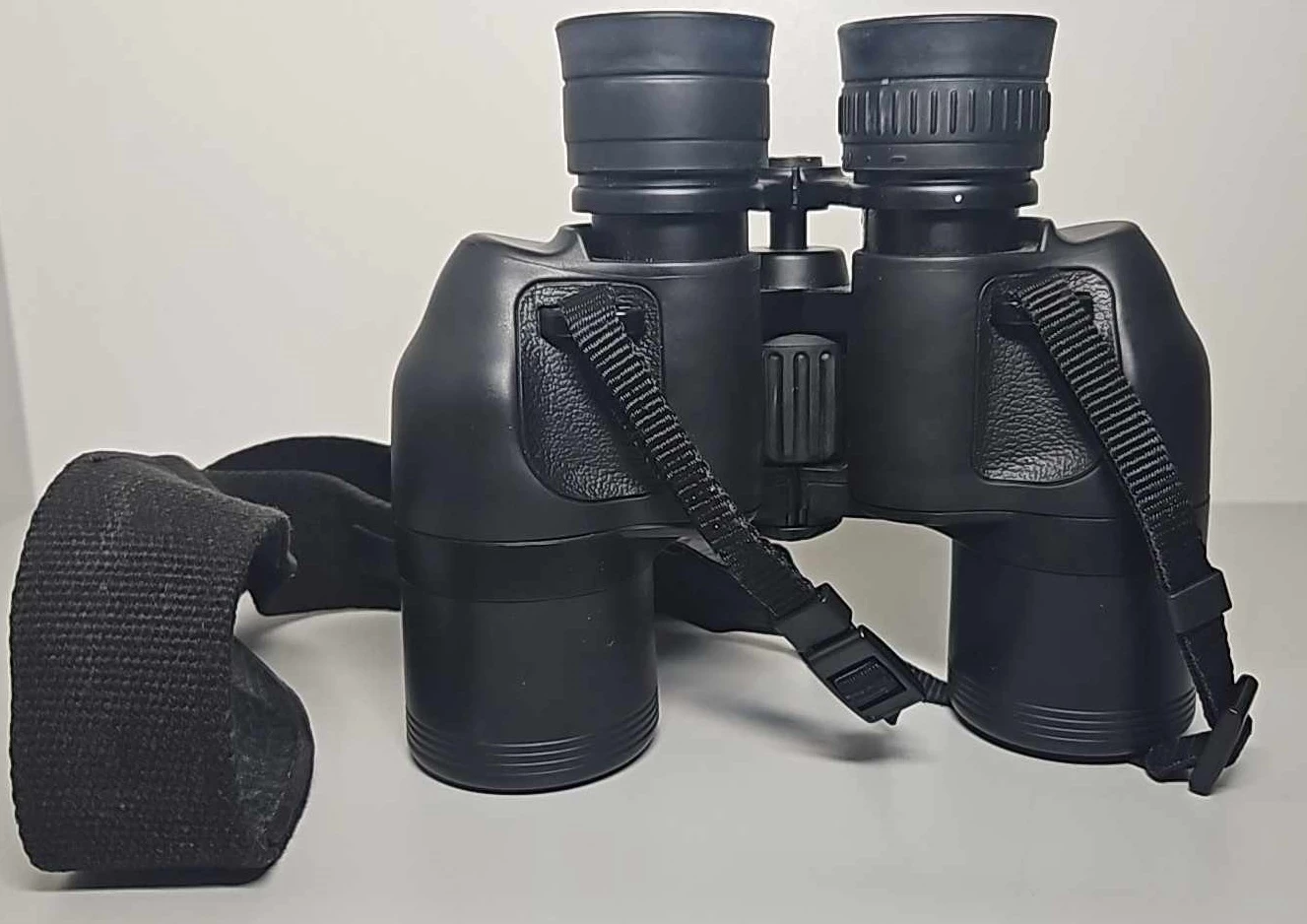 lornetka-nikon-action-840-pokrowiec-marka-128975-508937