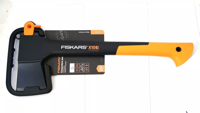 FISKARS SIEKIERA X10
