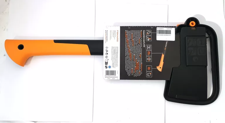 FISKARS SIEKIERA X10