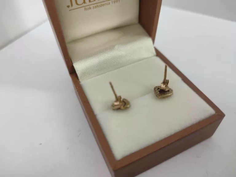 ZŁOTE KOLCZYKI PRÓBY 333 0,98G