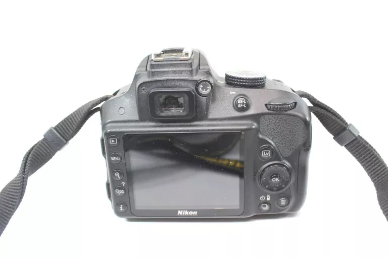 APARAT NIKON D3300 + OBIEKTYW 18-105MM +ETUI + ŁADOWARKA