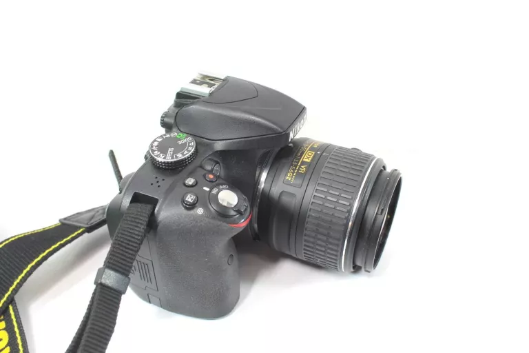 APARAT NIKON D3300 + OBIEKTYW 18-105MM +ETUI + ŁADOWARKA
