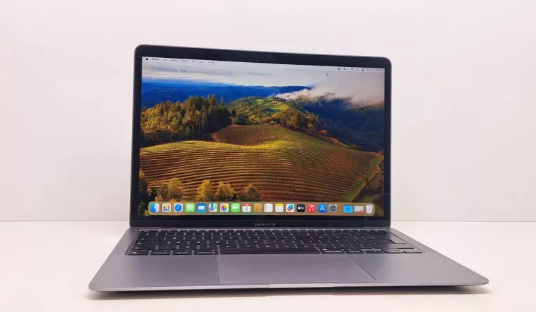 MACBOOK APPLE AIR 13,3 M1 8GB/256GB 2020 KONDYCJA 97% + ZASILACZ