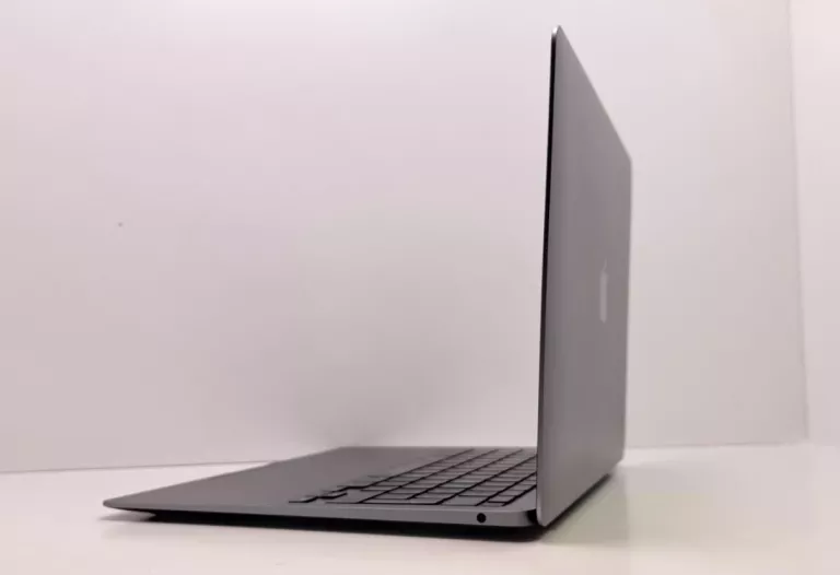 MACBOOK APPLE AIR 13,3 M1 8GB/256GB 2020 KONDYCJA 97% + ZASILACZ