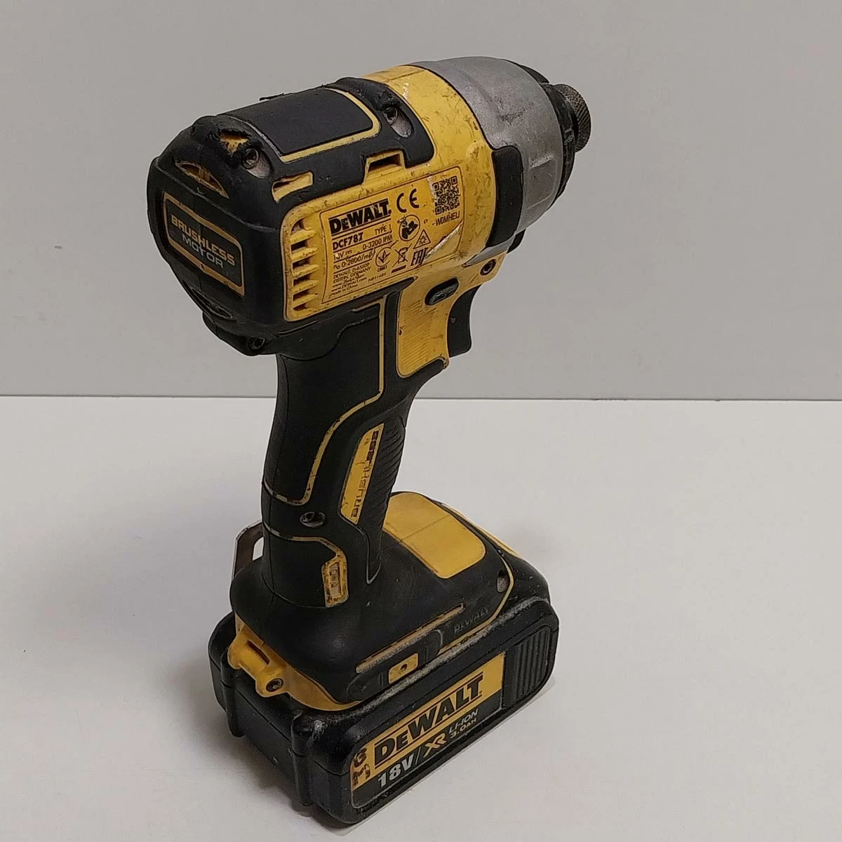 zakretarka-udarowa-dewalt-dcf787-opis-ean-gtin-0088381840675